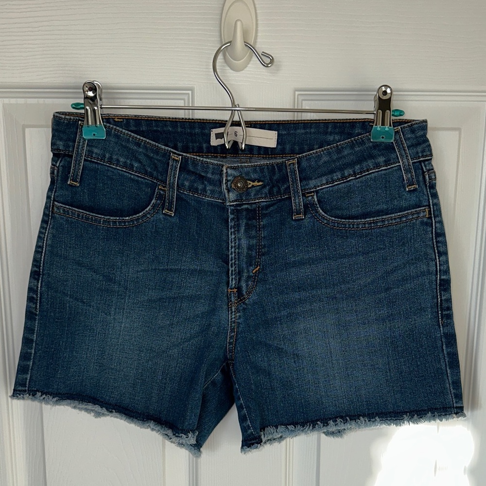 Levi's Blue Denim with Red Tag Size 6.